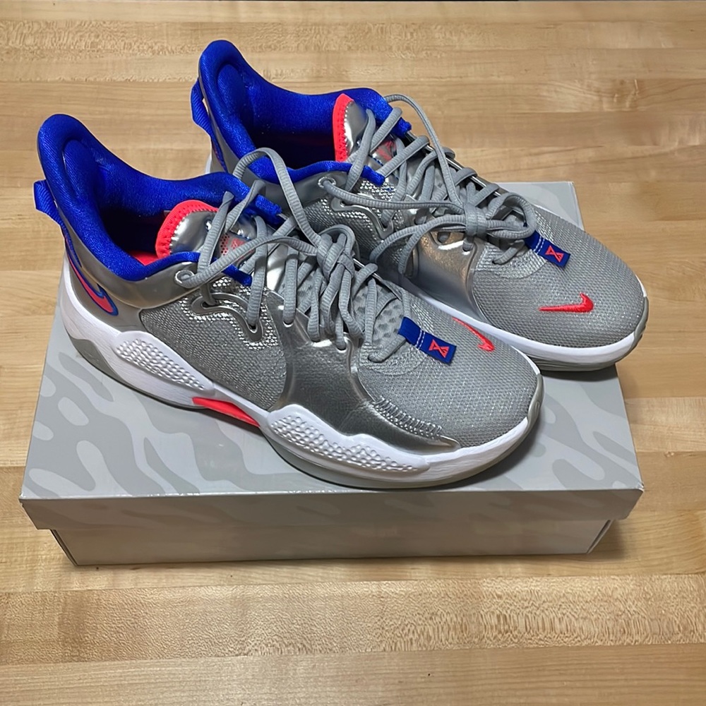 Nike PG 5: Clippers Metallic Silver